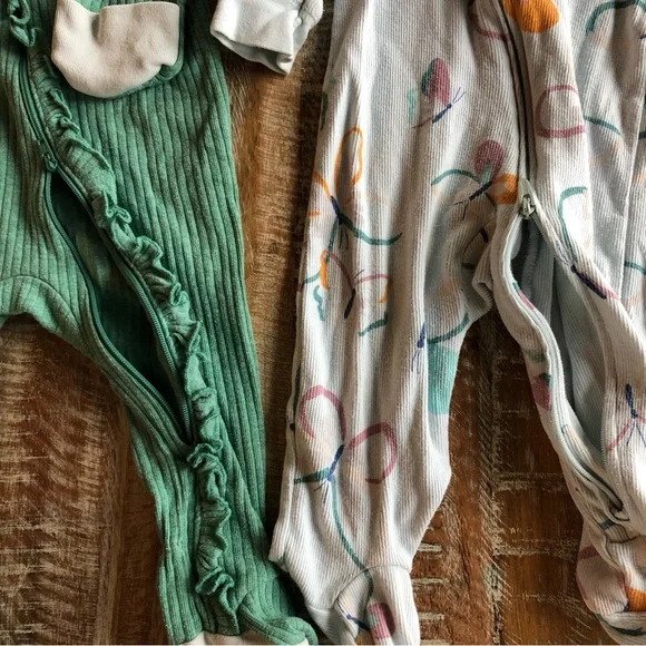 *SOLD* Bundle of six 6-9 month sleepers - Picture 3 of 11